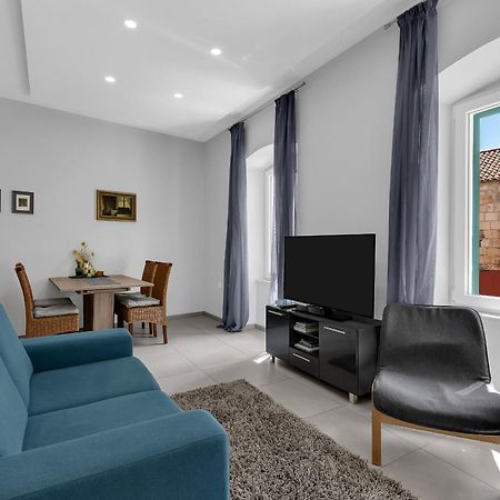 מאקרסקה City Center Apartment Dvor Kalalarga מראה חיצוני תמונה