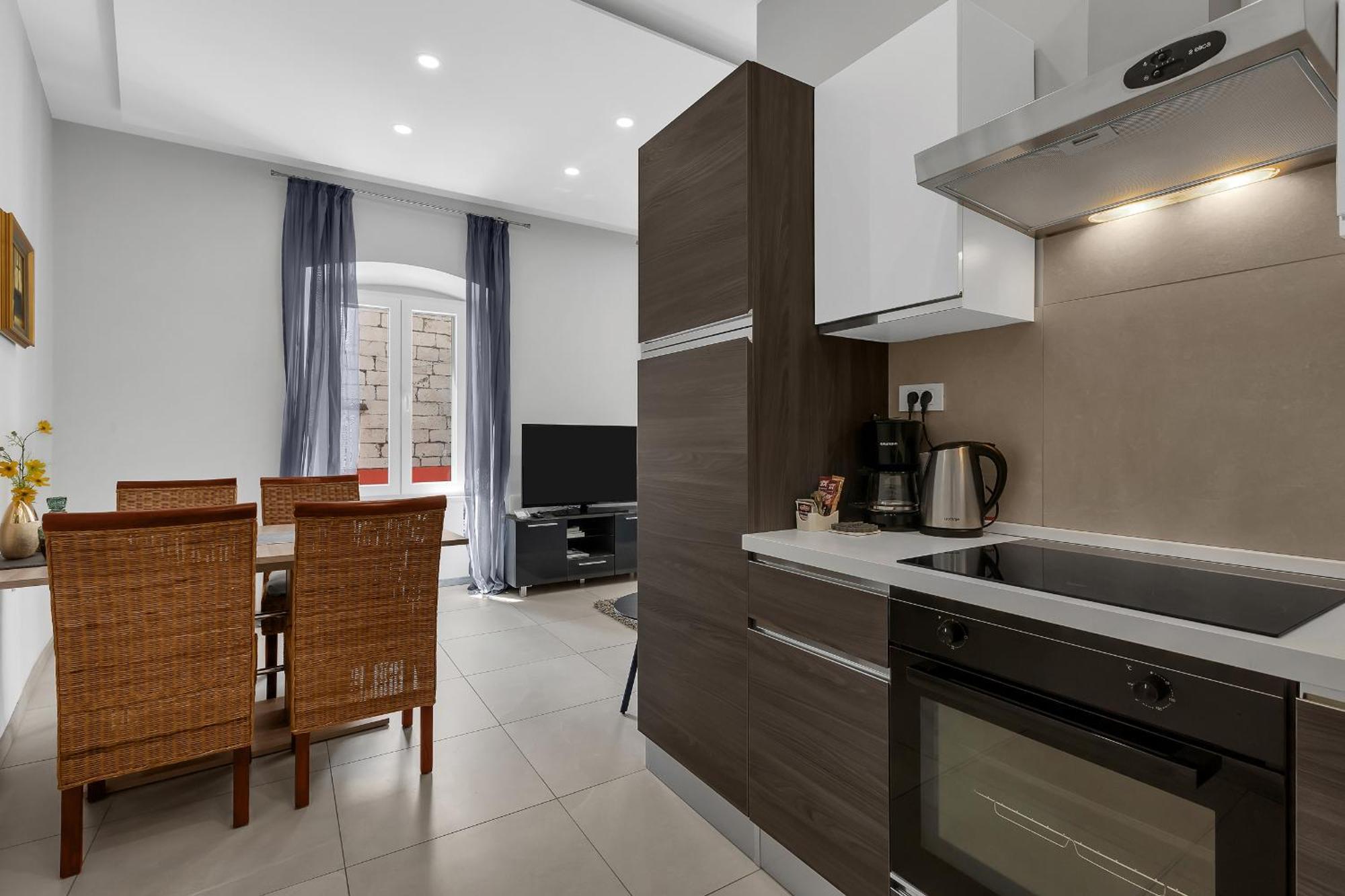 מאקרסקה City Center Apartment Dvor Kalalarga מראה חיצוני תמונה