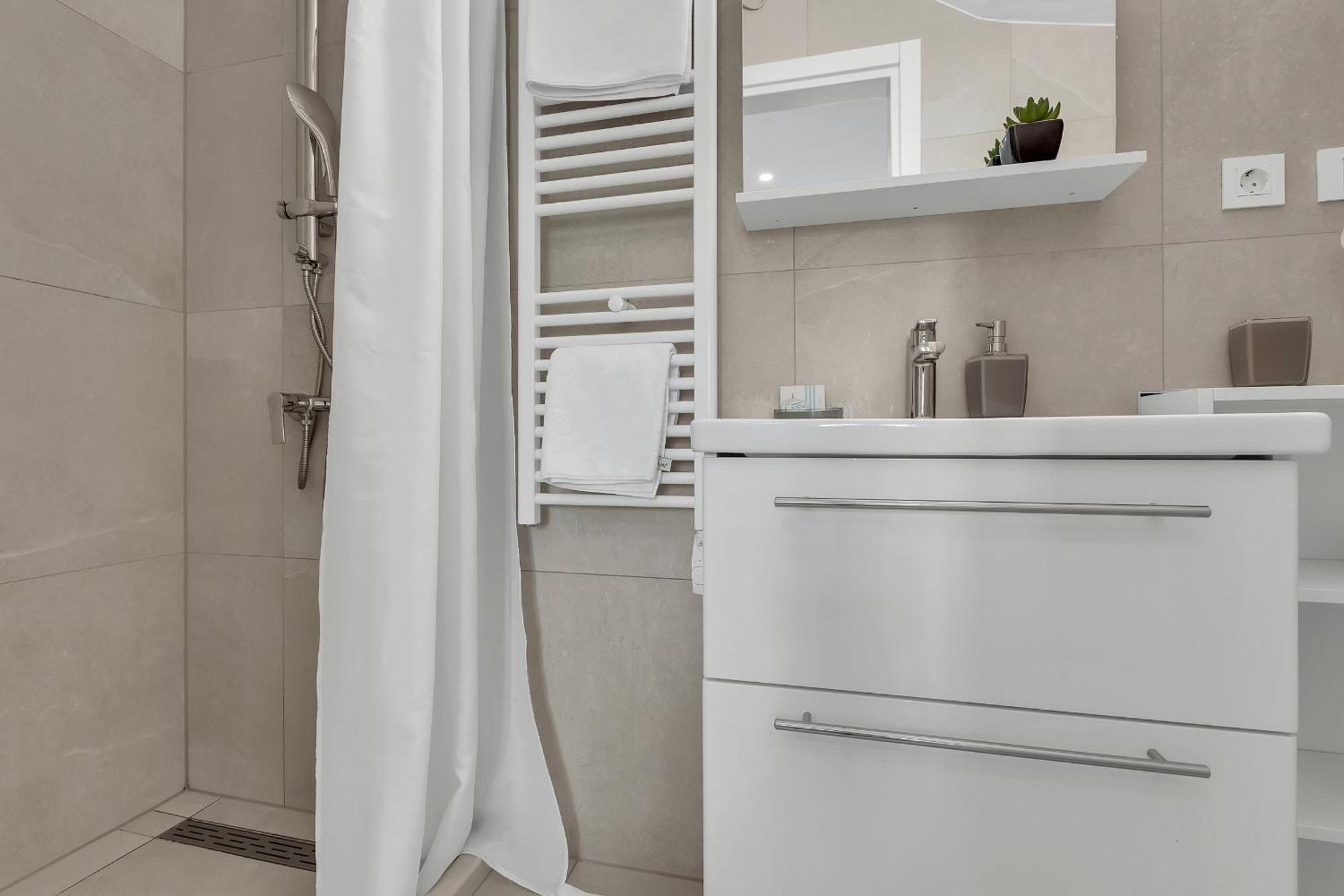 מאקרסקה City Center Apartment Dvor Kalalarga מראה חיצוני תמונה