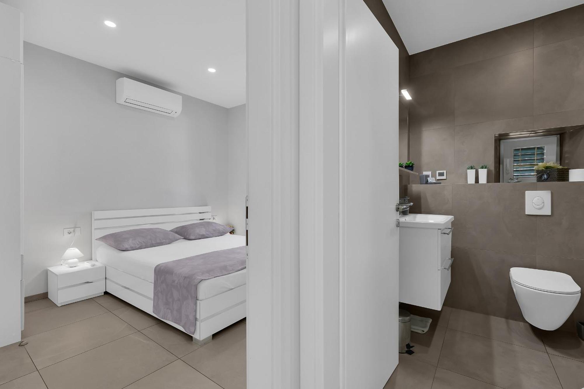 מאקרסקה City Center Apartment Dvor Kalalarga מראה חיצוני תמונה