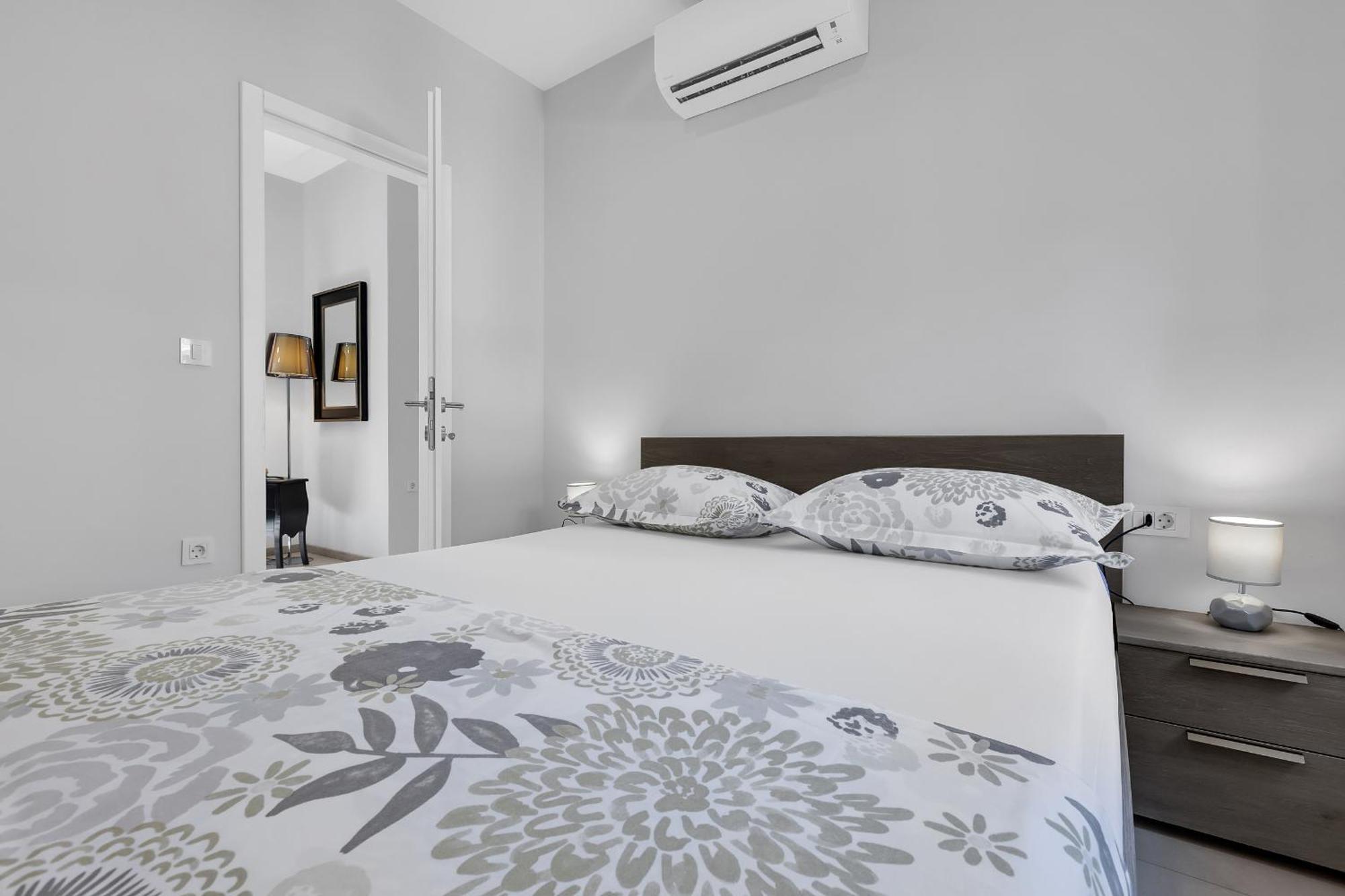 מאקרסקה City Center Apartment Dvor Kalalarga מראה חיצוני תמונה
